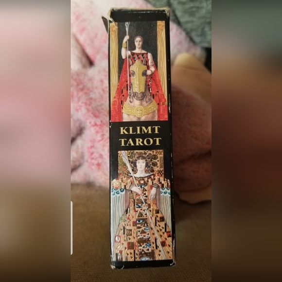 Gustav Klimt Tarot Deck - Picture 2 of 6